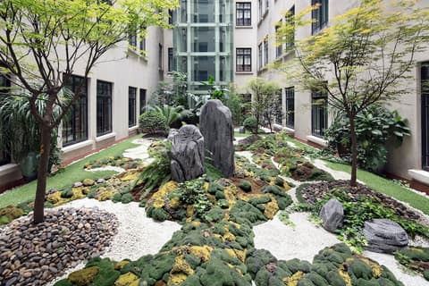 The Yangtze Boutique Shanghai, Courtyard