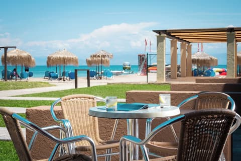 Canvas by Mitsis Messonghi, Terrace/patio