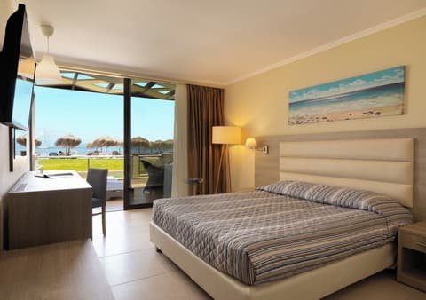 Canvas by Mitsis Messonghi, Room