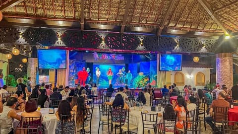 Binniguenda Huatulco & Beach Club, Theater show