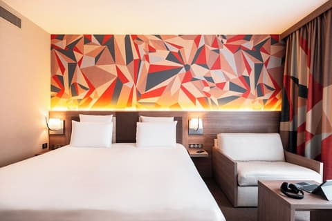 Mercure Omaha Beach Hotel