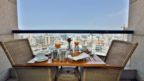 Crowne Plaza Hotel Beirut by IHG, Room