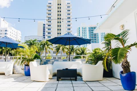 Aqua Hotel & Suites, Courtyard