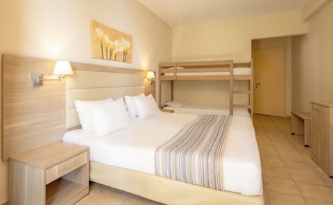 Canvas by Mitsis Belvedere, Room