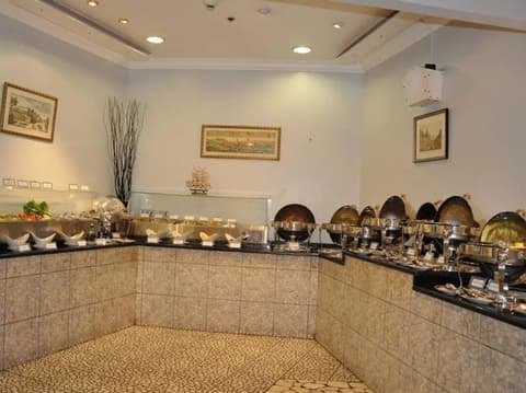 Grand Continental Hotel