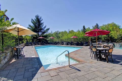 Homewood Suites by Hilton Mont-Tremblant Resort, Pool