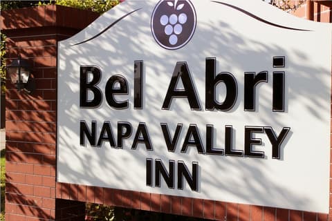 Bel Abri Napa Valley Inn