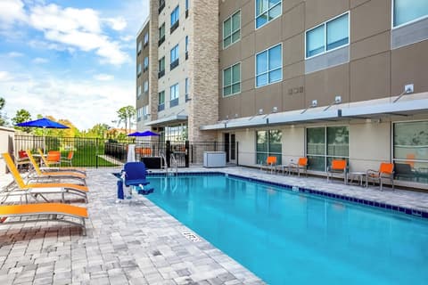 Holiday Inn Express & Suites Sanford- Lake Mary by IHG, Pool