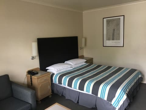 Best Western Plus The Tudor-Box Hill, Room