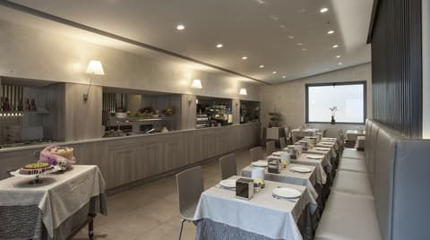 Hotel Gamma, Breakfast area