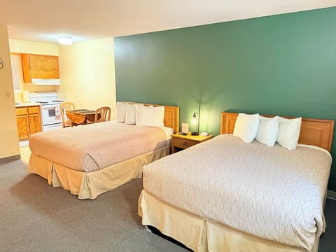Timbers INN and Suites, Room