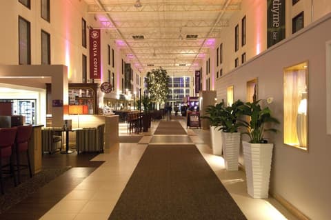 Premier Inn London Heathrow Airport T2 & T3 - Bath Road