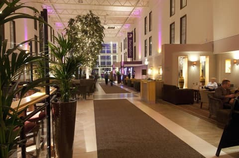Premier Inn London Heathrow Airport T2 & T3 - Bath Road