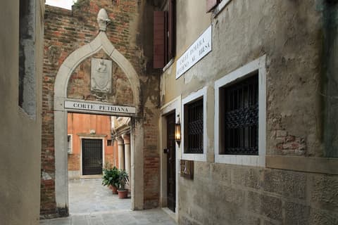 GKK Exclusive Private Suites Venezia, Front of property