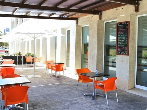 Travelodge Barcelona del Vallès, Terrace/patio