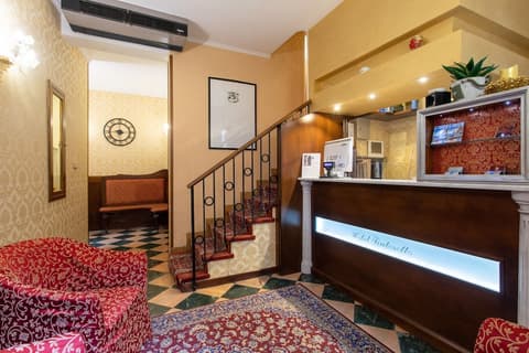 Hotel Tintoretto, Reception