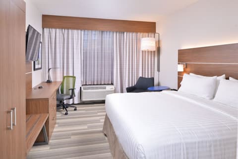 Holiday Inn Express & Suites Indianapolis Dtn-Conv Ctr Area by IHG