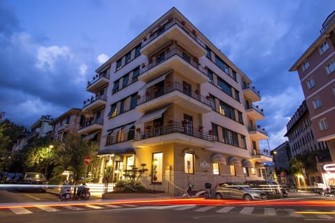 Hotel Jolanda, Front of property