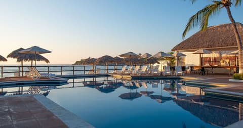 Park Royal Beach Huatulco – All Inclusive, Pool