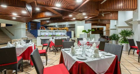 Park Royal Beach Huatulco – All Inclusive