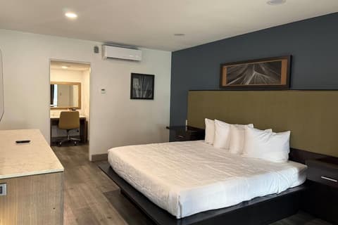 DTLV, a Baymont by Wyndham