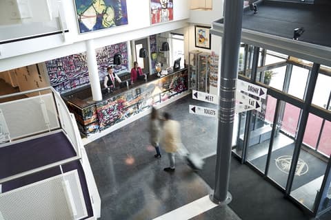 Westcord Art Hotel Amsterdam 4, Interior entrance