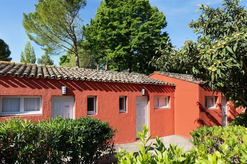 SOWELL HÔTELS L'Olivier, Front of property