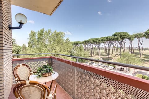 Pinewood Hotel Rome, View from room