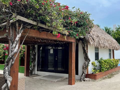 Mata Rocks Resort
