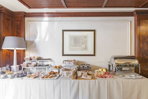 River Château Hotel, Breakfast buffet