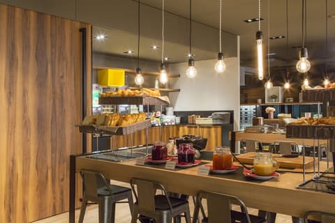 Hôtel l'Elysée Val d'Europe, Dining