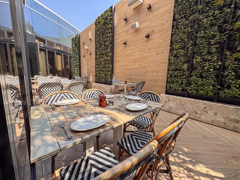 ibis World Trade Centre Dubai, Restaurant