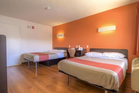 Motel 6 Las Vegas, NV – I-15 Stadium