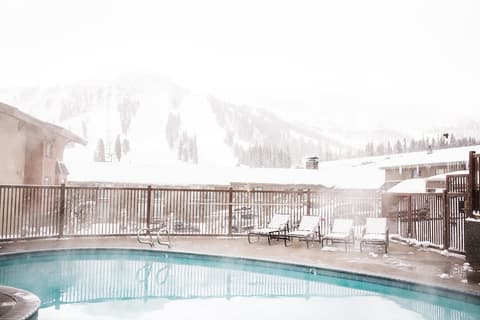 Mammoth Mountain Inn, Outdoor pool