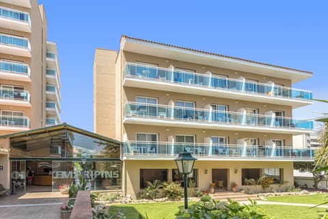 ALEGRIA Maripins, Front of property