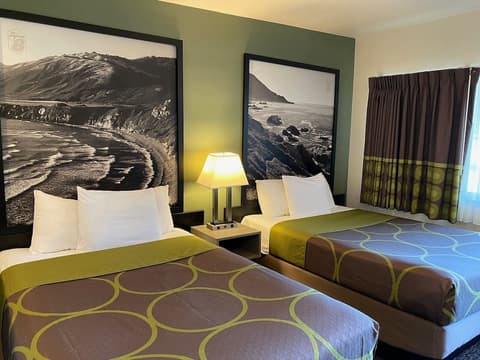 Super 8 by Wyndham Monterey, Room