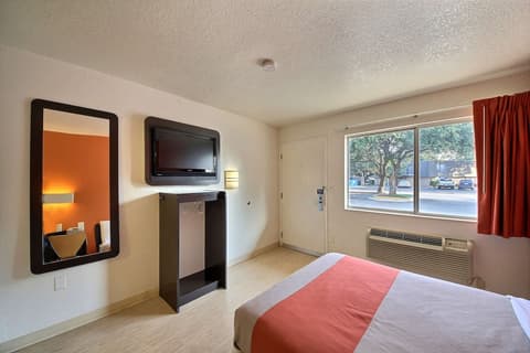 Motel 6 San Marcos, TX