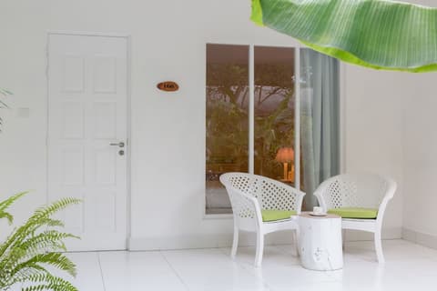 Equator Village, Room