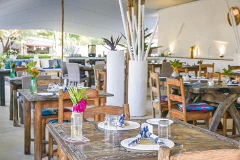 Indigo Beach Zanzibar, Restaurant