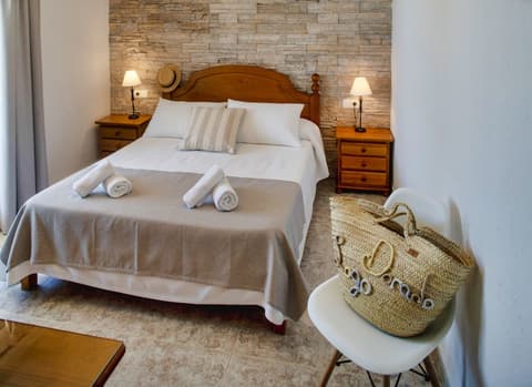 El Lago Dorado, Room