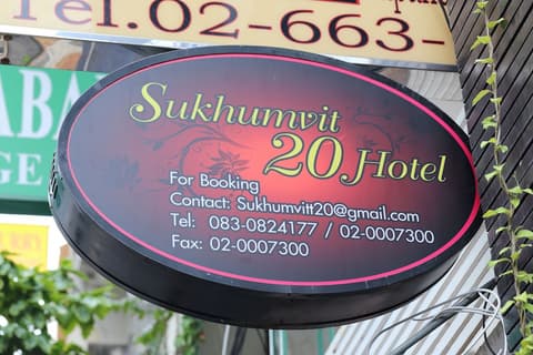 Sukhumvit 20 Guest House