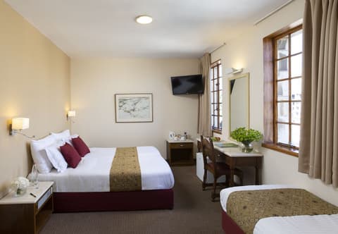 YMCA Three Arches Hotel, Room