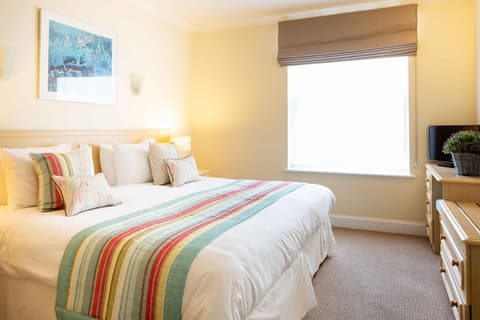 SACO Jersey Merlin House, Room