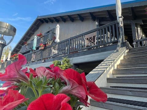 Lalpen Roc, Miscellaneous