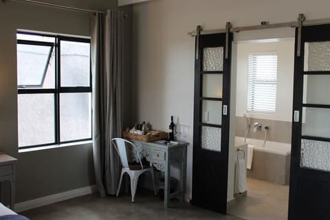 Whale Rock Luxury Lodge