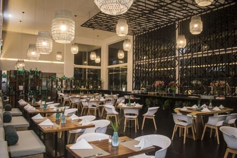 Square Small Luxury Hotel - Nuevo Consulado, Restaurant