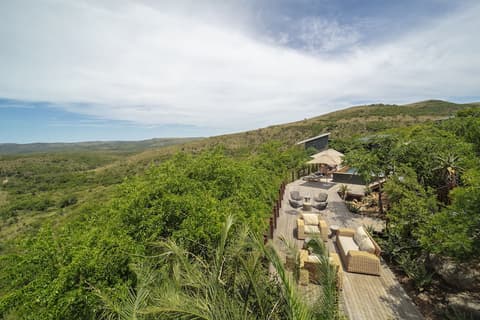 Rhino Ridge Safari Lodge