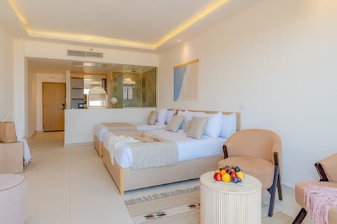 Three Corners Equinox Beach Resort, Room