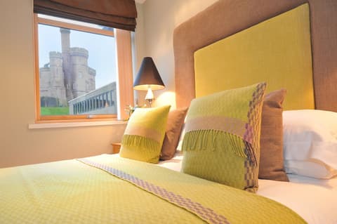 Highland Apartments By Mansley, Room