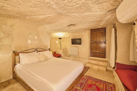 Mithra Cave Cappadocia, Room